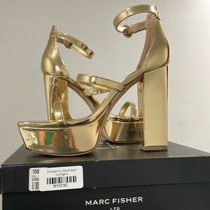 NIB Marc Fisher GOLD patent shiny 5” platforms ankle strap open toe square 8.5